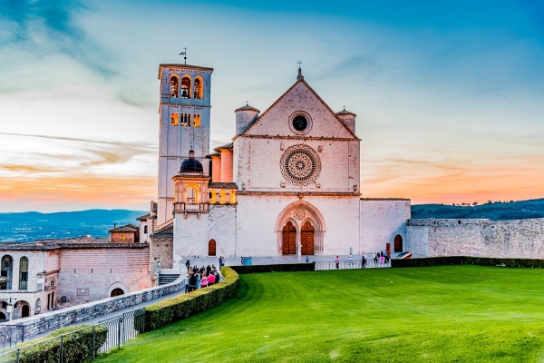Assisi-Italia-Farmecul-Umbriei